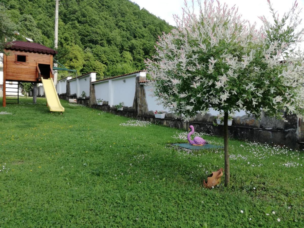 By The River Hotel Complex Balkanets  Luaran gambar
